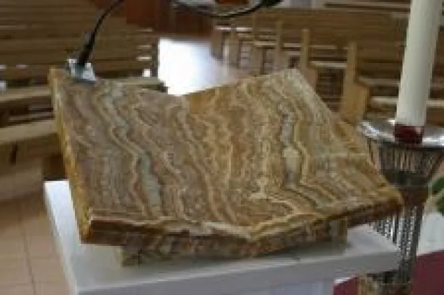 Levice Golden Onyx